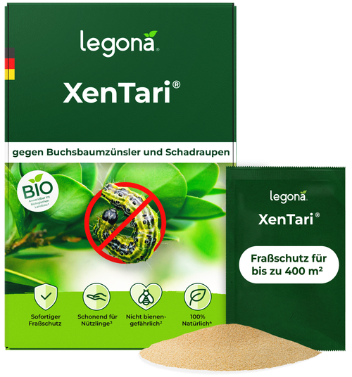 Verpackung von legona XenTari mit Bild einer Raupe auf einem Blatt, durchgestrichen mit rotem Kreis, daneben ein grünes Pulverhäufchen und ein einzelnes Pulverpäckchen mit der Aufschrift 'Fraßschutz für bis zu 400 m²'